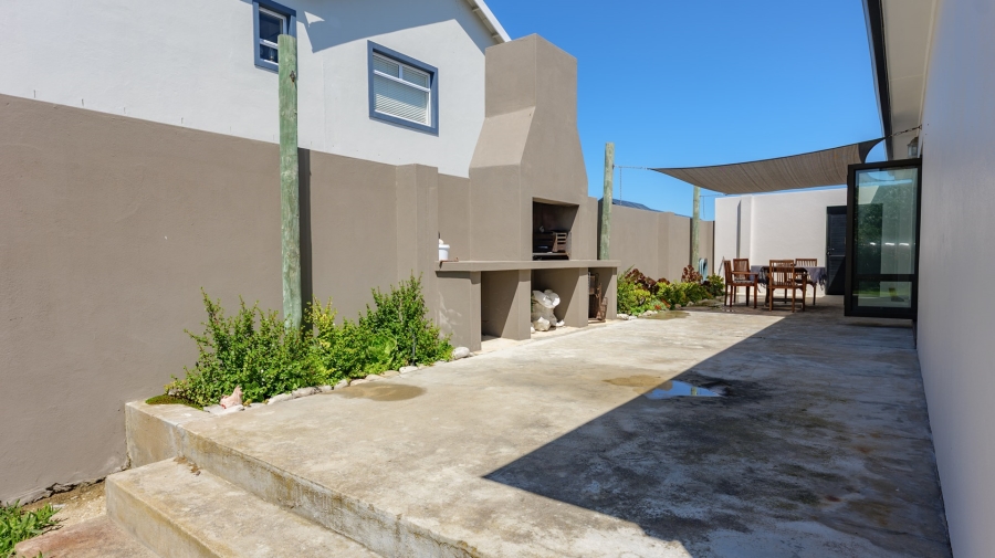 3 Bedroom Property for Sale in Struisbaai Western Cape